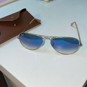BARELY WORN Ray Bans Aviators